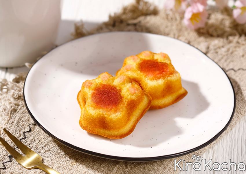 星巴克「草莓粉紅貓掌小蛋糕」/ KiraKacha去啦！