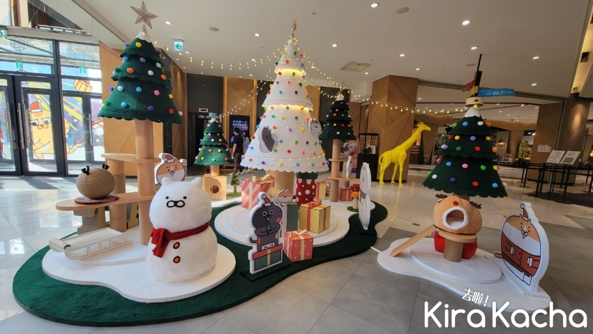 喵嗚公園秀泰生活打造全台唯一巨型貓跳台聖誕樹