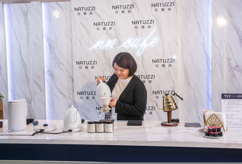 NATUZZI攜手世界冠軍咖啡師徐詩媛SHERRY SELECTION打造nn Café快閃店，聯名限定精選藝伎手沖咖啡每日限量只送不賣