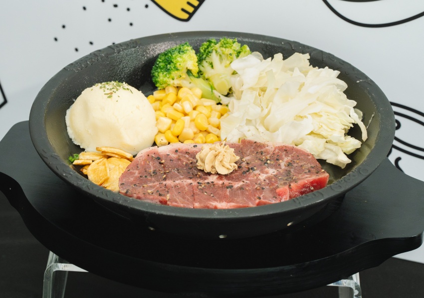 胡椒廚房新莊宏匯廣場插旗！招牌牛肉飯買一送一搶吃