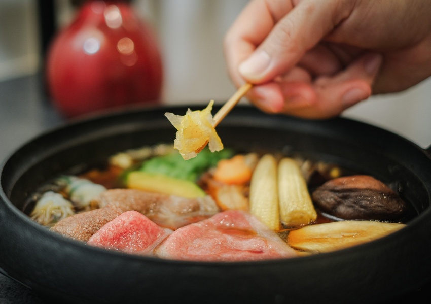398元一人壽喜燒吃到飽！玉兔壽喜燒專門店台北新開店，集點送和牛