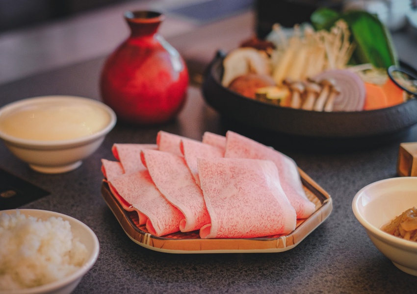 398元一人壽喜燒吃到飽！玉兔壽喜燒專門店台北新開店，集點送和牛