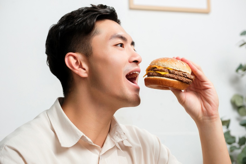 OREO花生冰炫風6/4限量開賣！麥當勞APP六折優惠搶先看