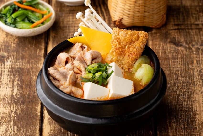 麻辣奶油與蒜頭蛤蜊雙煲開賣，北村豆腐家六萬五千份免費料理限時送