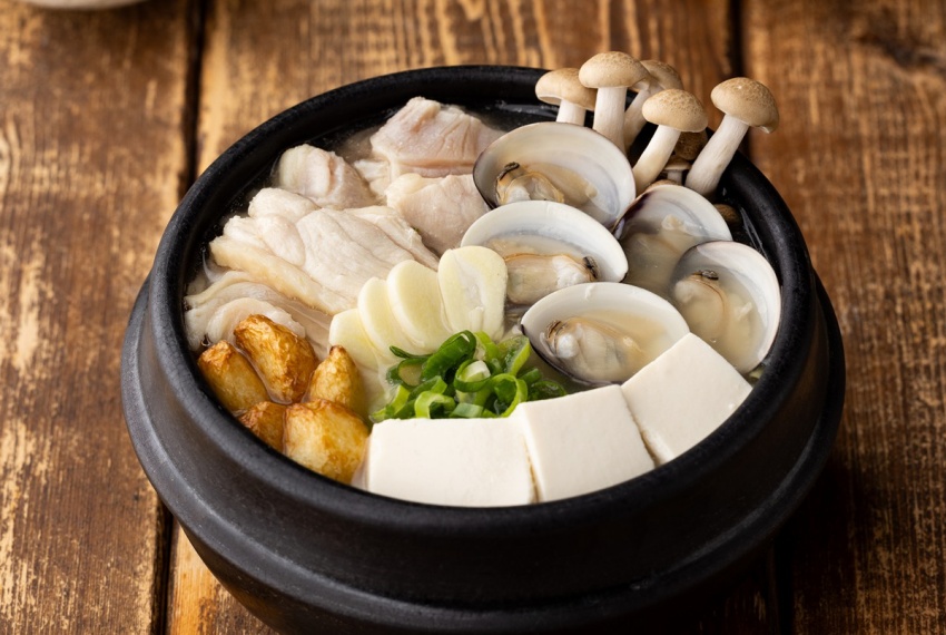 麻辣奶油與蒜頭蛤蜊雙煲開賣，北村豆腐家六萬五千份免費料理限時送