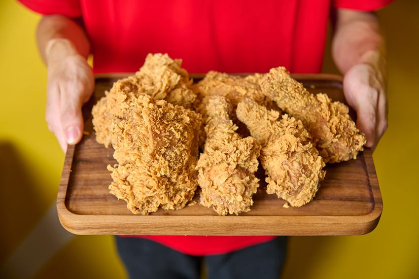 三商炸雞「青花椒炸雞」中元普渡拜拜優惠限時買一送一，義式炸雞桶加青花椒炸雞桶12塊雞平均不到33元超划算