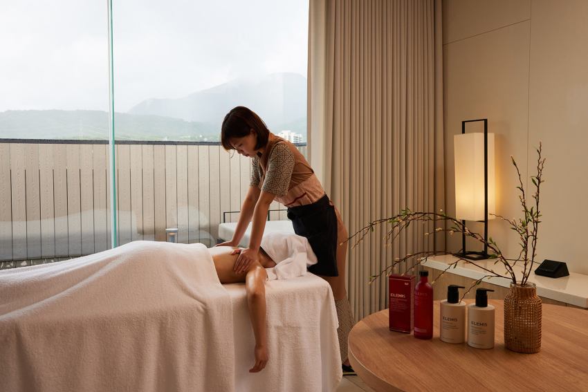 告別都市喧囂的秋冬輕旅行首選！淡水蘊泉庄打造一站式療癒假期，港式點心吃到飽與專屬溫泉客房打造極致療癒體驗，美食SPA一次滿足