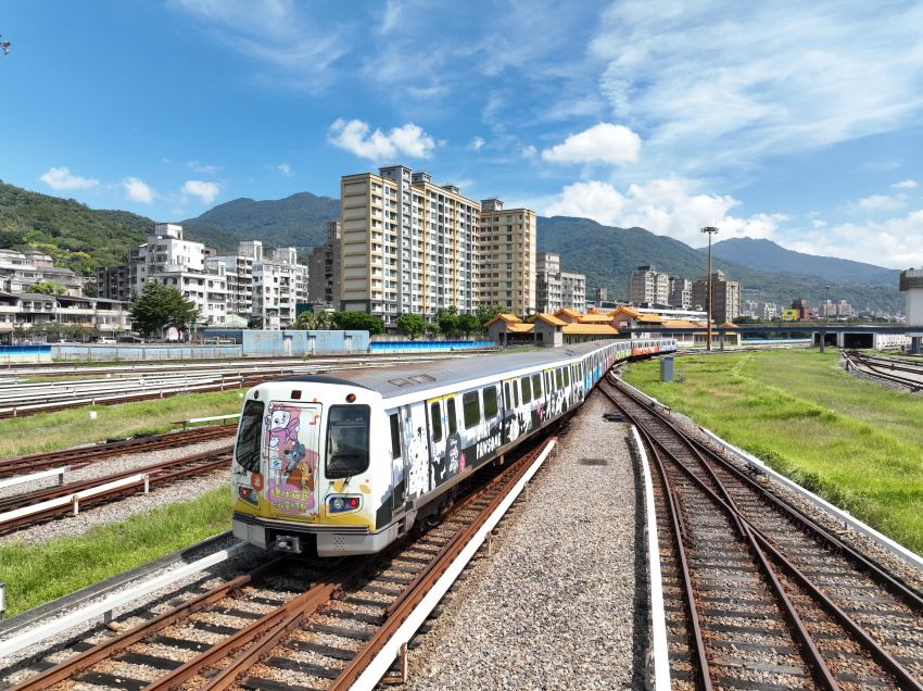 台北捷運×迪士尼《捷伴萌寵派對趣》登場！魯斯佛現身大安森林公園站打造最萌打卡熱潮