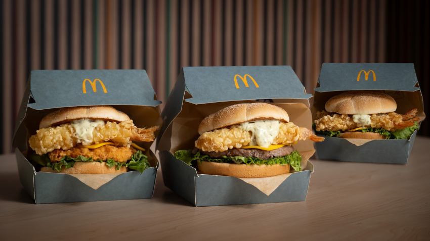 麥當勞「Signature極選系列」深受歡迎的「炸蝦天婦羅堡」系列將於10月29日起至12月9日限時回歸。此次包含「炸蝦天婦羅安格斯牛肉堡」、「炸蝦天婦羅辣鷄堡」及「雙蝦天婦羅堡」3款選擇,以整尾太平洋白蝦搭配青檸蒔蘿醬,單點134元起。