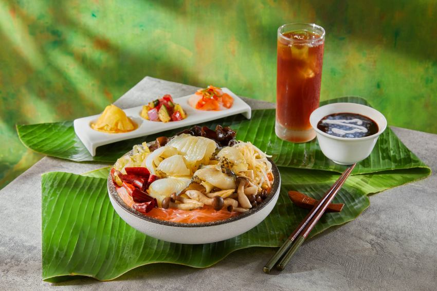 新北板橋亞洲美食新地標！Asia49亞洲料理及酒廊推出泰馬台三國風味商業午餐，14道任選380元起，享小菜吃到飽，限時3人同行1000元超值優惠至12月31日 。