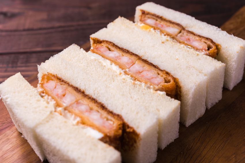 東京銀座Ginza Sand為此次客座活動特別研發出波士頓龍蝦塔塔三明治,將整塊龍蝦以龍蝦高湯燉煮入味後,油炸成金黃酥香的龍蝦餅,搭配特製塔塔醬享用,清新爽口且盡現奢華海味,每份售價980元。