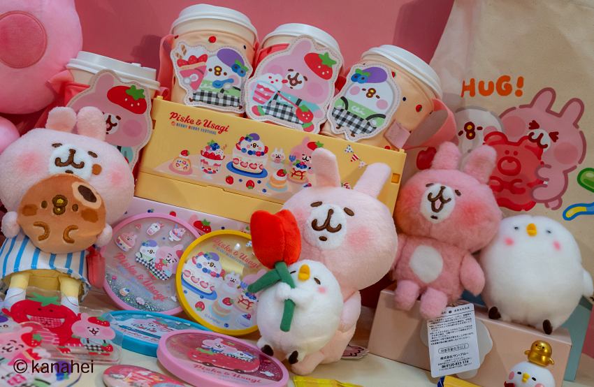 卡娜赫拉的小動物莓果祭典快閃店登場．六大拍照點必拍．P助粉紅兔兔草莓龍限定商品一次看