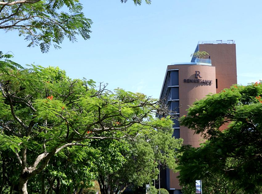 台北士林萬麗酒店外觀被綠意環繞,鄰近士林官邸,提供鬧中取靜的度假氛圍。(台北士林萬麗酒店提供)