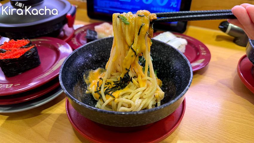 壽司郎全面升級推出7段價格,最低30元即可享用迴轉壽司。菜單同步增加到183道,提供更豐富選擇。人氣料理濃厚海膽拌麵也強勢回歸,再次成為消費者必點亮點。