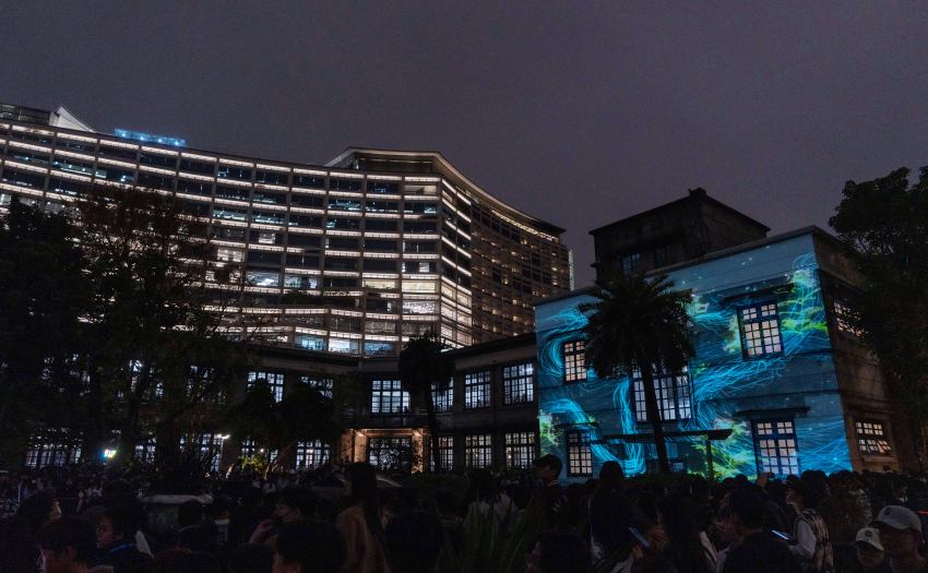 松山文創園區松菸夜光花園正式啟動，結合古蹟建築投影與互動裝置，力邀康士坦的變化球與日本團隊共創台北夜經濟文化新亮點。