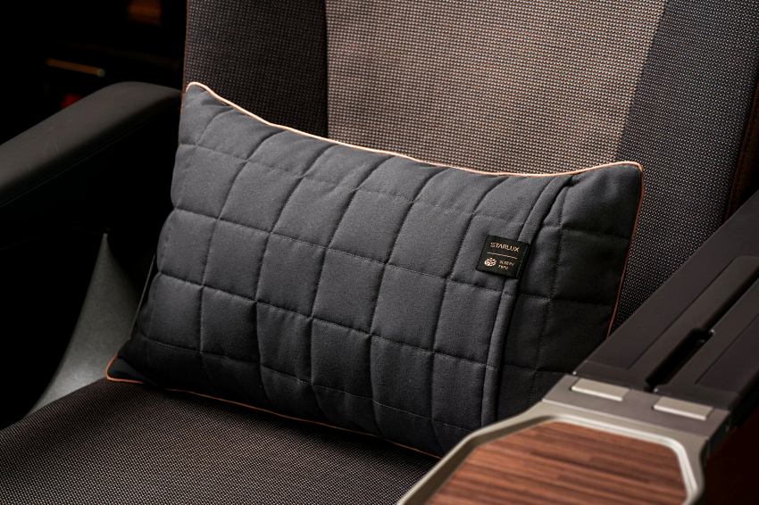 2026年星宇航空質感再升級，頭等艙聯名HUNTSMAN睡衣展現紳士風範，商務艙與Paul Smith共譜長程航線時尚氛圍