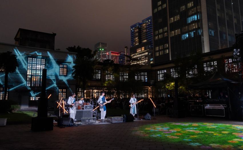 啟動儀式邀請樂團康士坦的變化球演出，將音樂作品「眠月線」轉化為專屬光影劇場