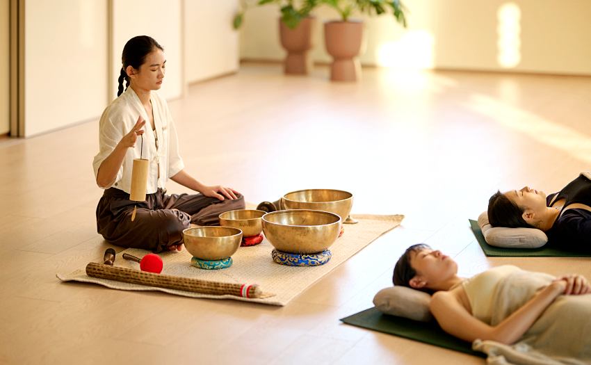 台北新飯店嵨開安旅正式開幕,全台首間結合 Uketamo 山伏哲學與瑜伽頌缽的城市療癒旅宿,打造 Plant Forward 健康飲食與純淨住宿體驗。