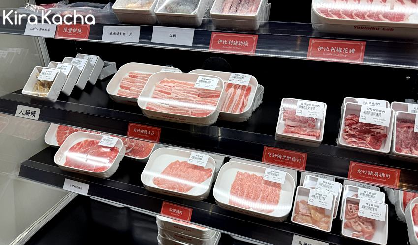 台北市信義區美食情報，燒肉Lab進駐捷運市政府站商圈，首創燒肉超市選菜體驗，必嚐A5和牛配烤鳳梨，打造無負擔個人燒肉時光。