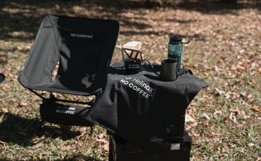 福岡NO COFFEE十周年聯名Helinox,NO CAMPING系列黑色露營裝備限量開賣,同步推出BBQ燻腸可頌與阿華田熱飲