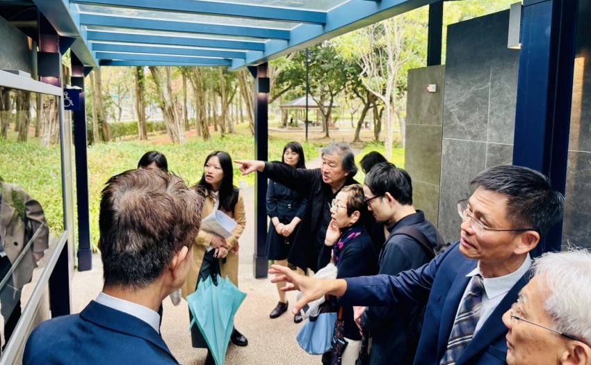 台北市公共空間迎來國際級合作新里程。2026年2月6日，大安森林公園之友基金會與日本普利茲克獎建築大師坂茂共同簽署「4號公廁」設計計畫合作備忘錄