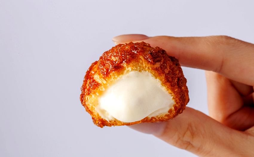 台北SOGO復興館精品甜點快閃。大阪人氣焦響泡芙限量登台。