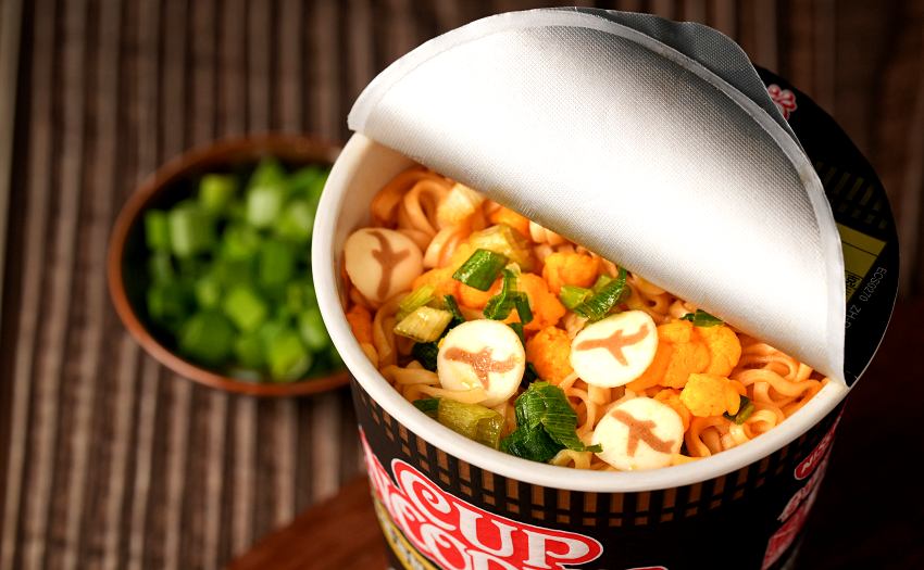 星宇航空聯名日清杯麵今日開賣,3款亞洲風味與飛機魚板引爆收藏潮