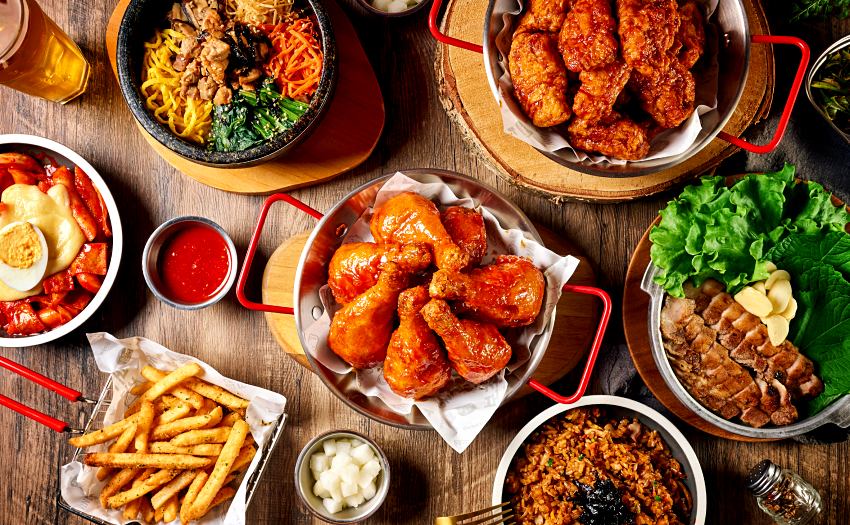 Bonchon本村韓食炸雞品牌地位:全球9國擁450多間分店,被譽為「韓式炸雞的黃金標準」 。