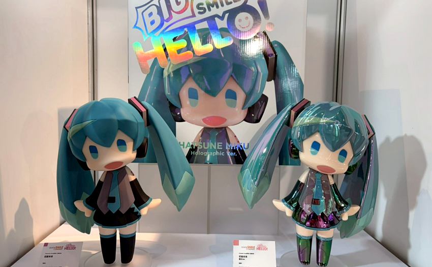 兩款不同質感的初音未來模型對比，呈現品牌在材質應用上的驚艷創意 。