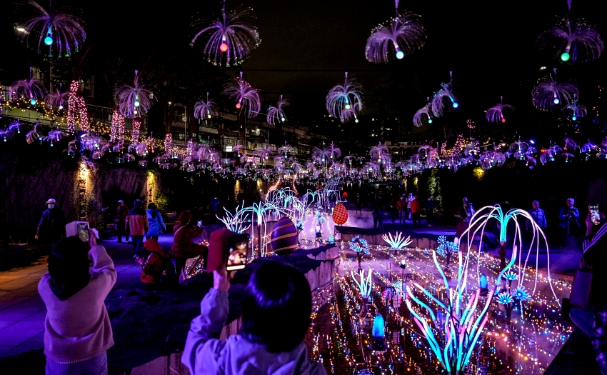 中港大排光雕展不僅連年獲得國際設計大獎，更成功將城市水利空間轉化為具備生活質感的藝術場域