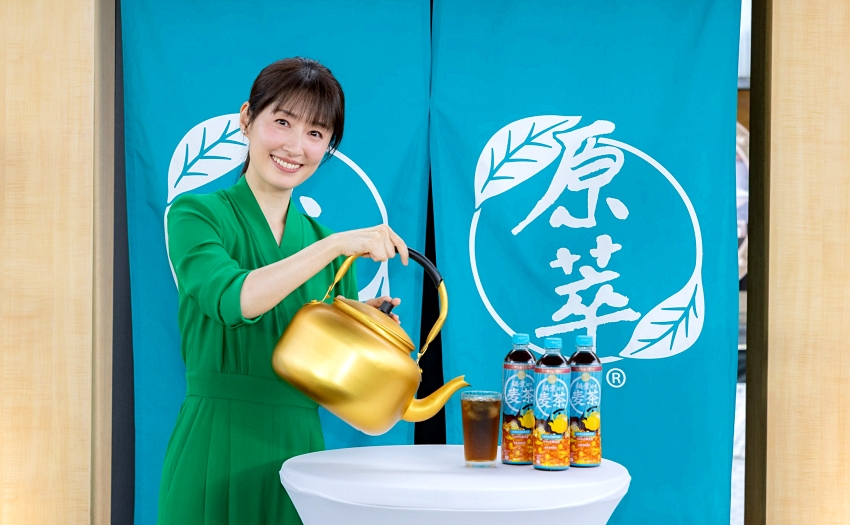無咖啡因茶飲新選擇，原萃鍋煮風味麥茶登台，大稻埕 5 公尺金色茶鍋超吸睛