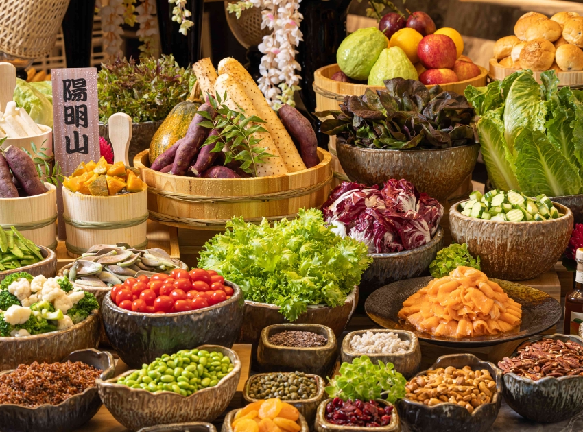 日本A5和牛壽喜燒吃到飽強勢登場,台北晶華三燔本家限時升級頂級臀肉芯。