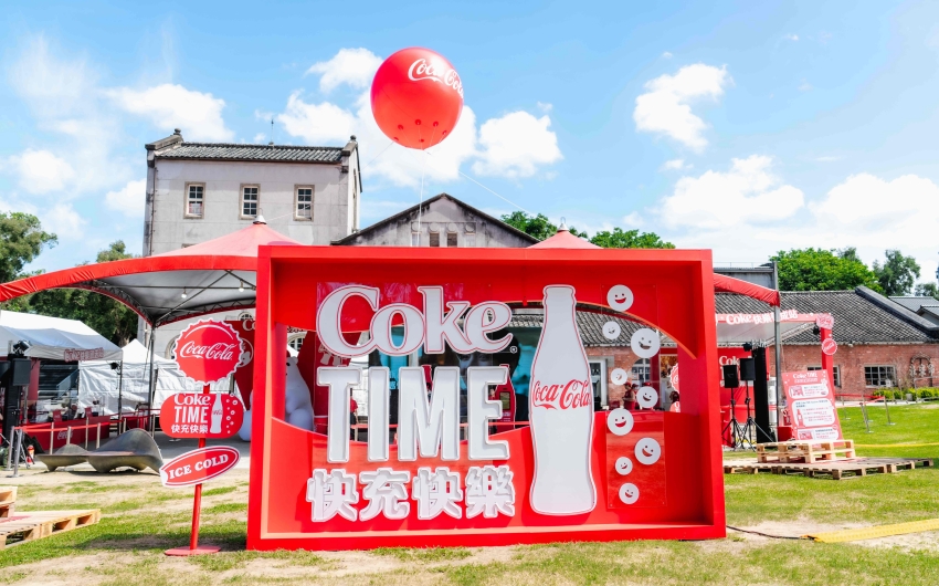 2026可口可樂華山快閃店登場!BTS V攜手Coke TIME抽首爾機票與數位相機