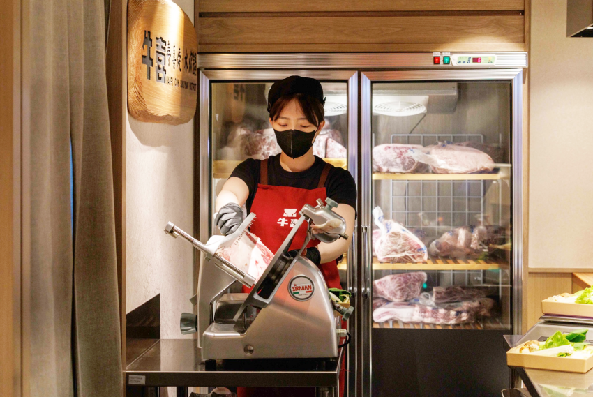 牛喜壽喜燒水炊鍋 遠百信義A13美食 信義區個人壽喜燒 豊漁美食町LINE會員 牛喜A13新店開幕