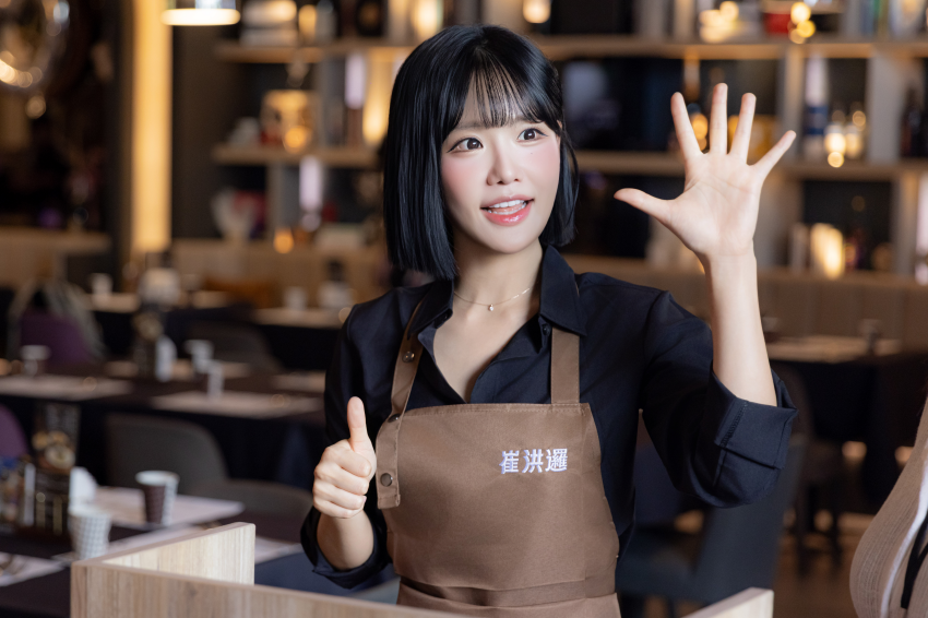 崔洪邏快閃台南嚐鮮鱔魚意麵，被甜甜滋味驚豔連店家老闆都衝現場追星