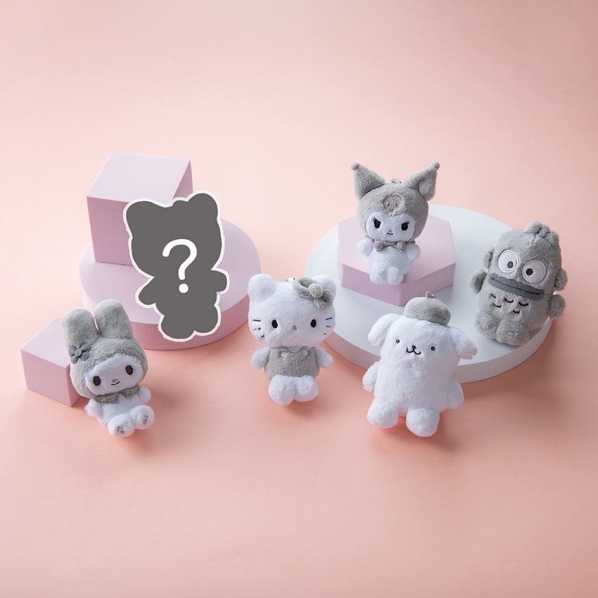 三麗鷗灰白娃娃掛飾SuperCard悠遊卡盲盒展示灰白角色造型。圖/悠遊卡公司提供