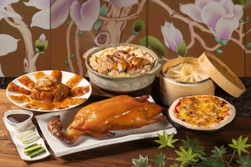 天成世貿國際會館翠庭中餐廳明爐烤鴨三吃及搭配料理。圖／天成飯店集團提供